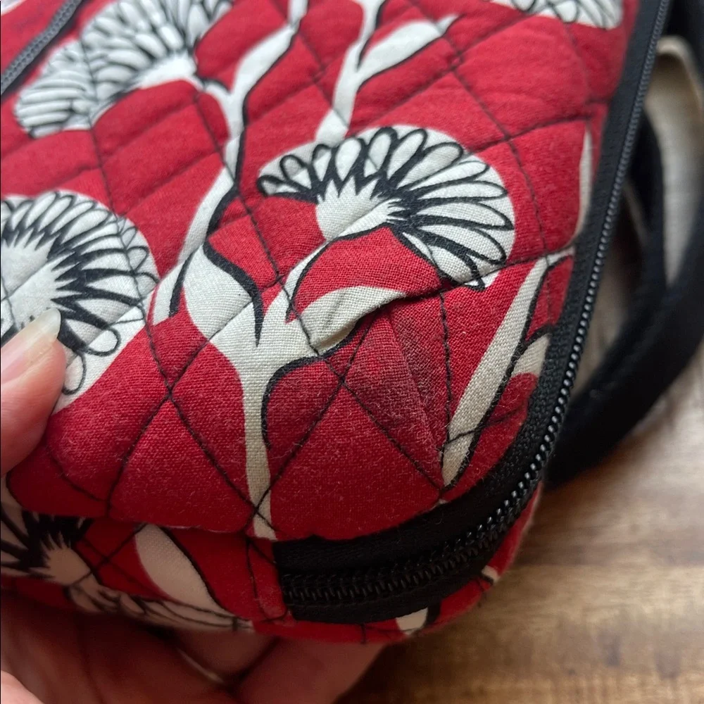 Vera Bradley Deco Daisy Tech Case Hard Shell Padded Messenger Tablet Laptop